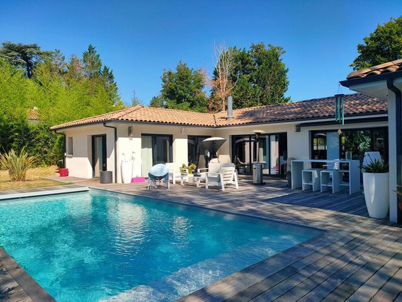 Maison - 206 m² - 7 pièces