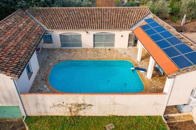 Maison - 210 m² - 7 pièces