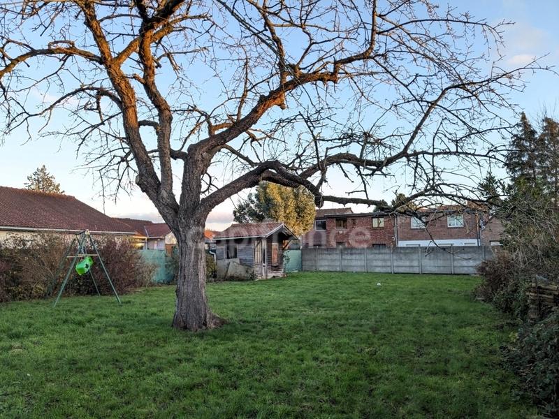 Terrain constructible - 596 m²