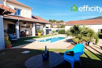 Maison - 220 m² - 8 pièces