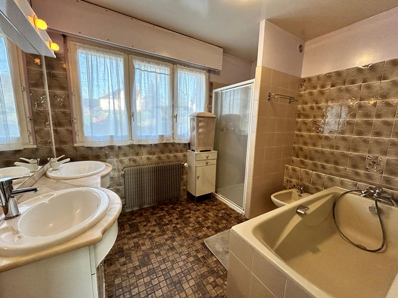 Maison - 138 m² - 5 pièces