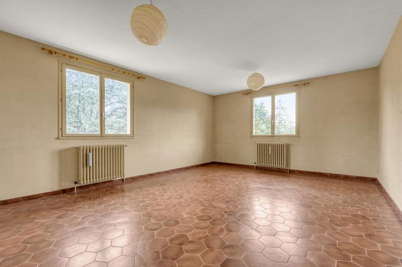 Maison - 235 m² - 7 pièces