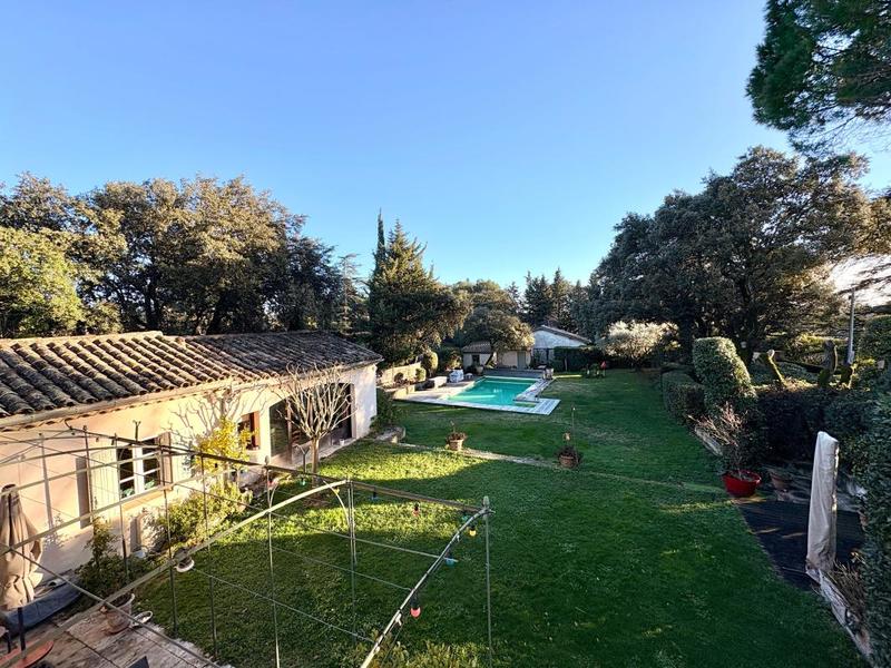 Maison - 210 m² - 7 pièces