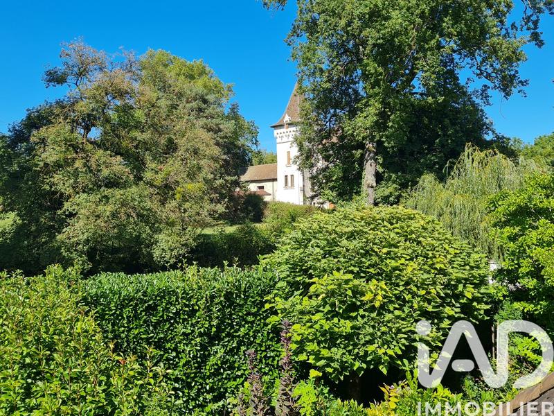 Maison - 234 m² - 9 pièces