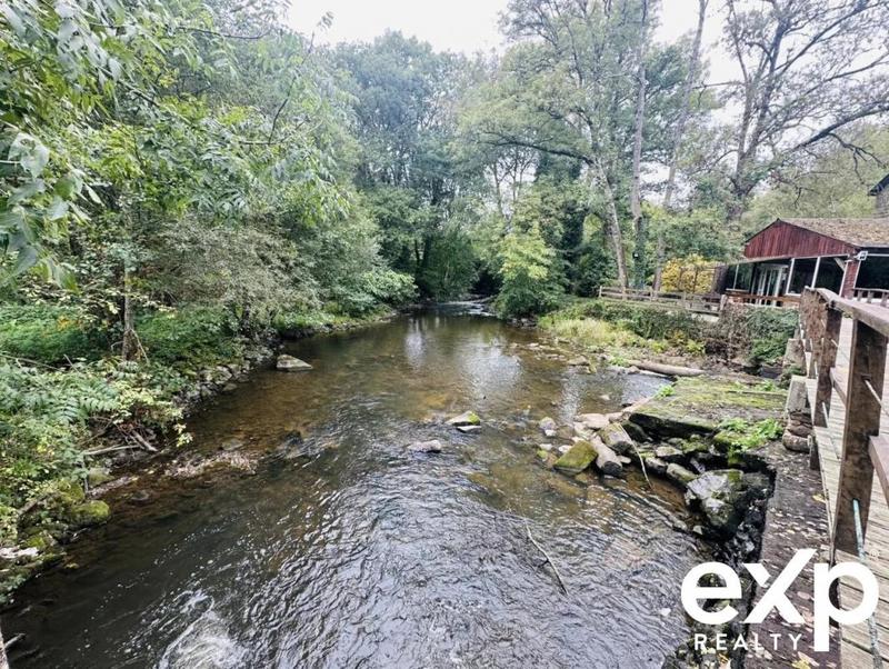 Moulin - 309 m² - 8 pièces