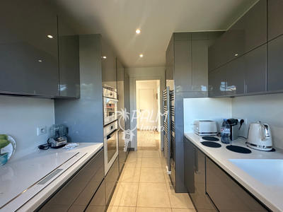 Appartement - 88 m² - 3 pièces