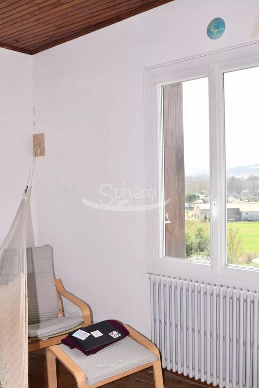 Maison - 248 m² - 10 pièces