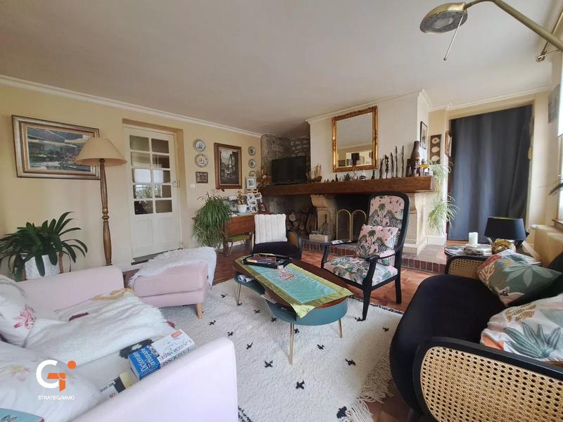 Maison - 203 m² - 7 pièces