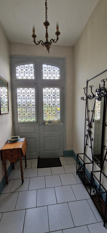 Maison - 237 m² - 7 pièces