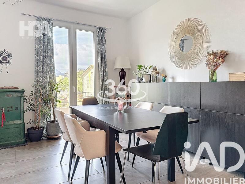 Appartement - 97 m² - 5 pièces