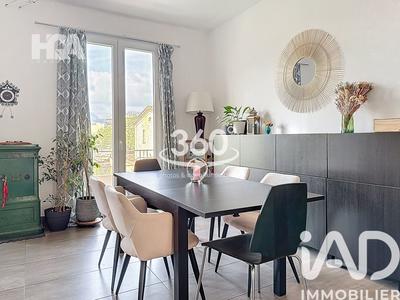 Appartement - 97 m² - 5 pièces