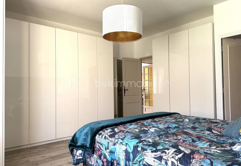 Maison - 210 m² - 8 pièces