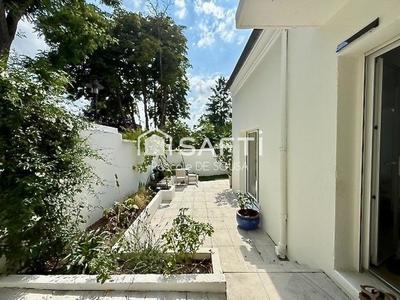 Maison - 337 m² - 8 pièces