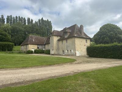 Maison - 420 m² - 12 pièces