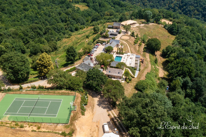 Maison - 700 m² - 26 pièces