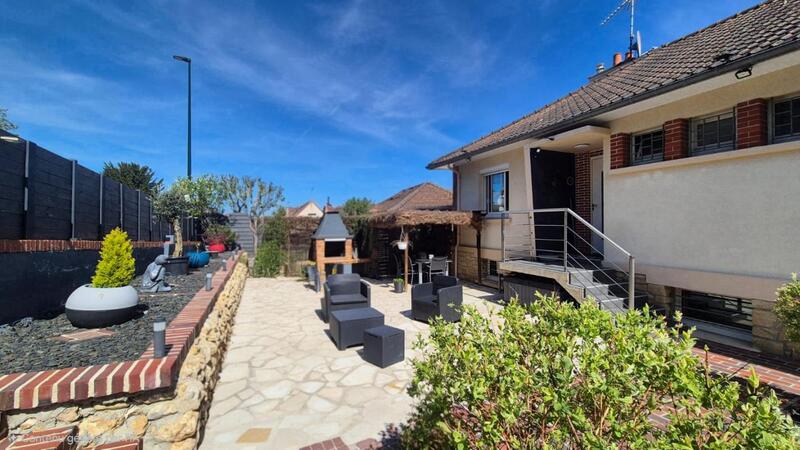 Maison - 180 m² - 7 pièces