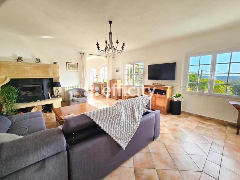 Maison - 250 m² - 6 pièces