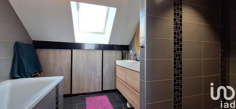 Maison - 260 m² - 6 pièces