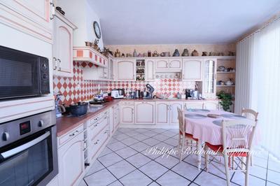 Maison - 420 m² - 17 pièces