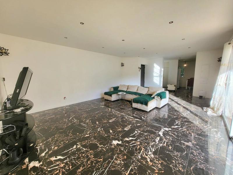 Maison - 170 m² - 5 pièces