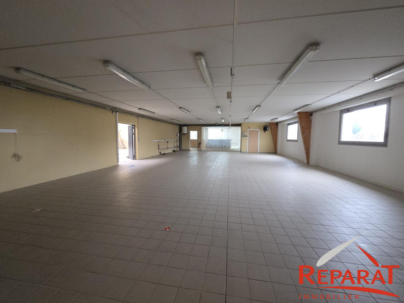 Local commercial - 2 150 m²