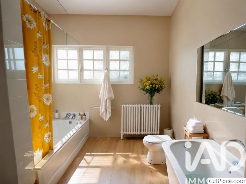 Maison - 255 m² - 9 pièces