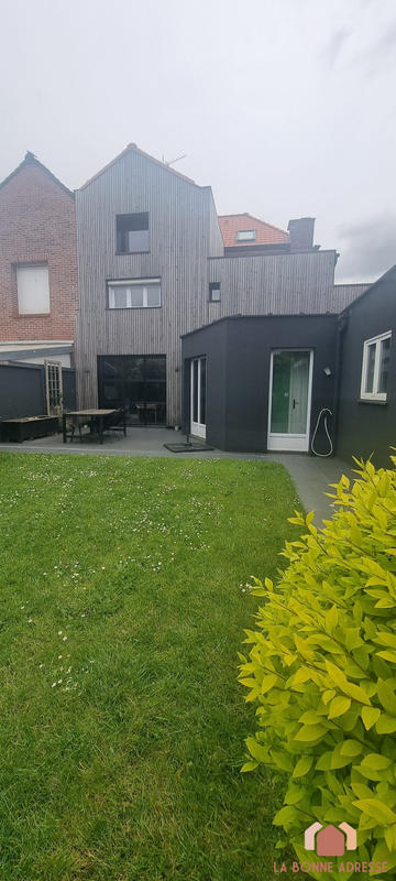 Maison - 251 m² - 7 pièces