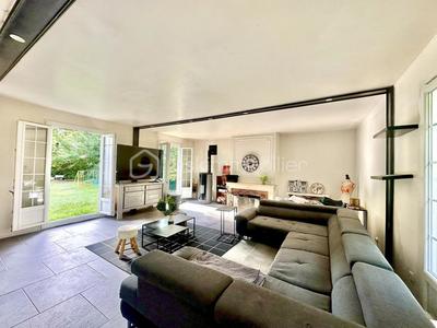 Maison traditionnelle - 146 m² - 5 pièces