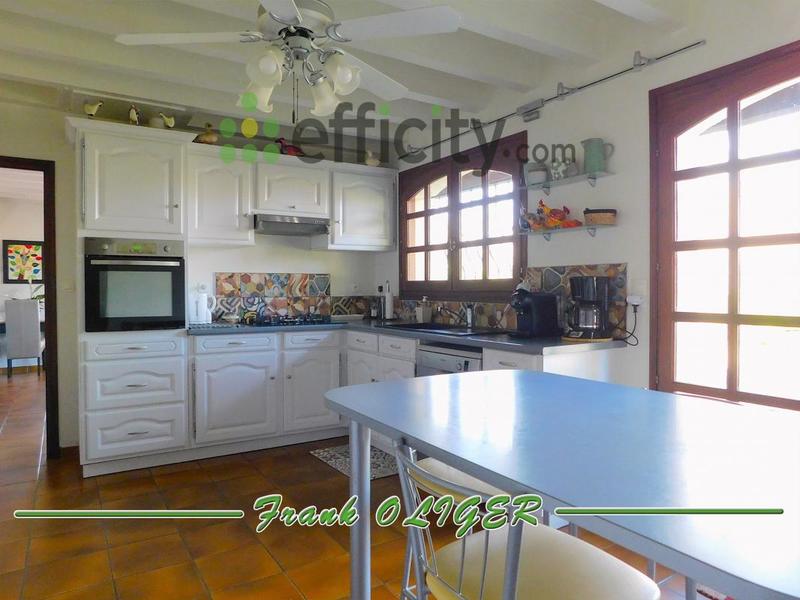 Maison - 300 m² - 11 pièces