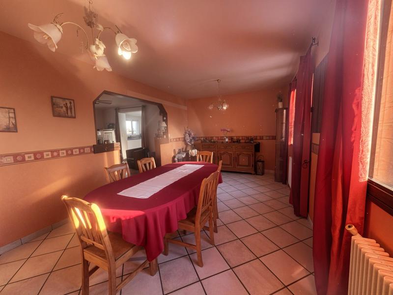 Maison - 186 m² - 9 pièces