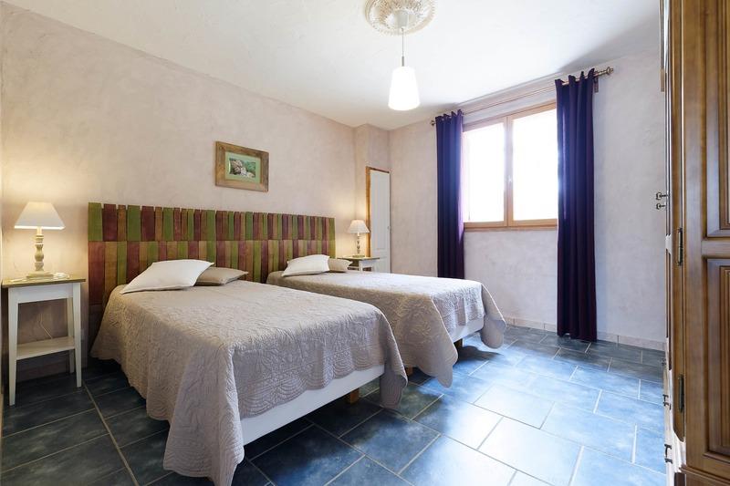 Propriété - 500 m² - 20 pièces