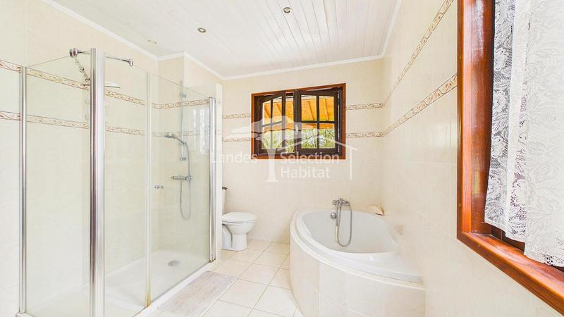 Maison - 180 m² - 7 pièces