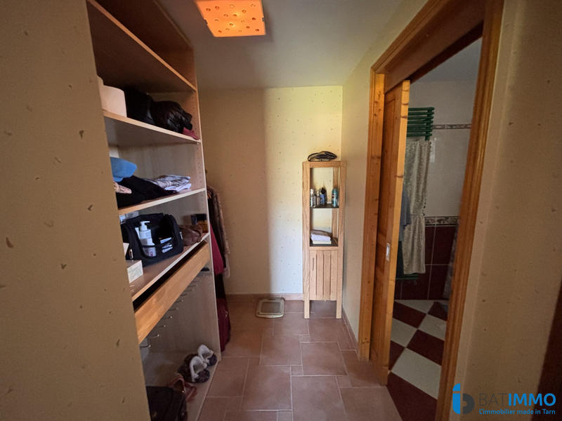 Maison - 239 m² - 7 pièces
