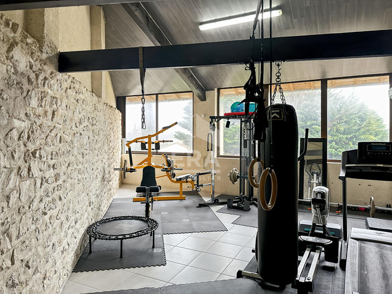 Maison - 207 m² - 8 pièces