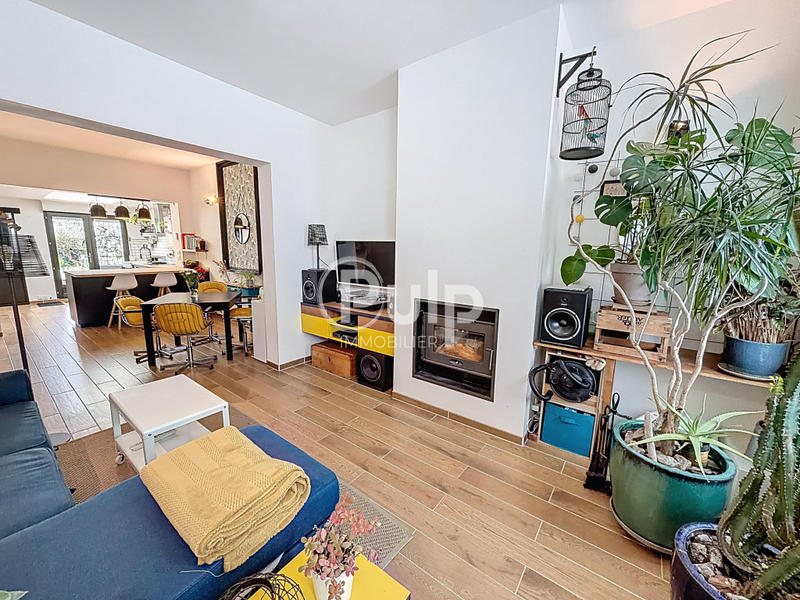 Maison - 80 m² - 5 pièces