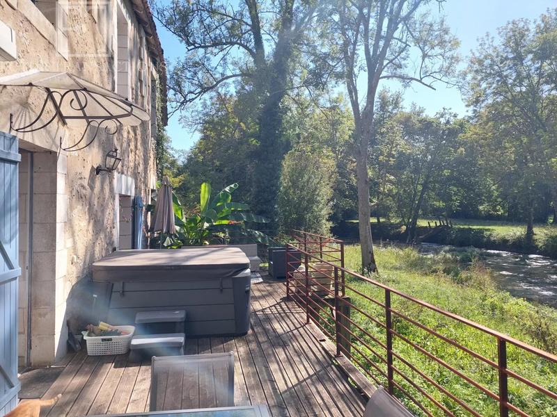 Moulin - 330 m² - 10 pièces