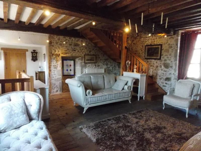 Maison en pierre - 290 m² - 9 pièces