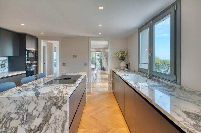 Villa - 200 m² - 5 pièces