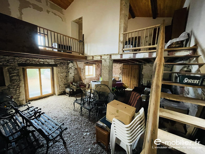 Maison - 184 m² - 8 pièces