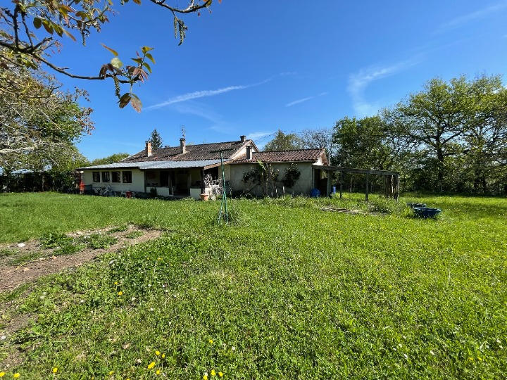 Maison - 99 m² - 4 pièces