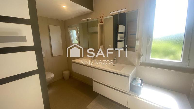 Maison - 180 m² - 6 pièces