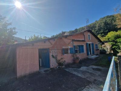 Maison - 95 m² - 6 pièces