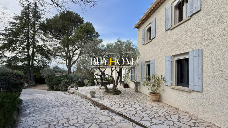 Maison - 180 m² - 5 pièces