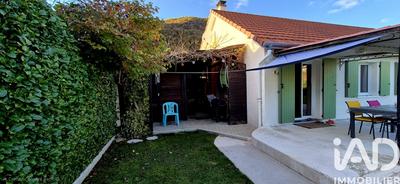 Maison - 90 m² - 5 pièces