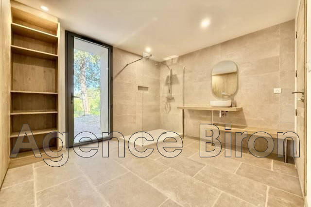 Maison - 280 m² - 10 pièces