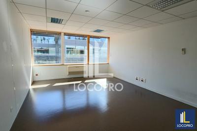 Bureau - 1 068 m²