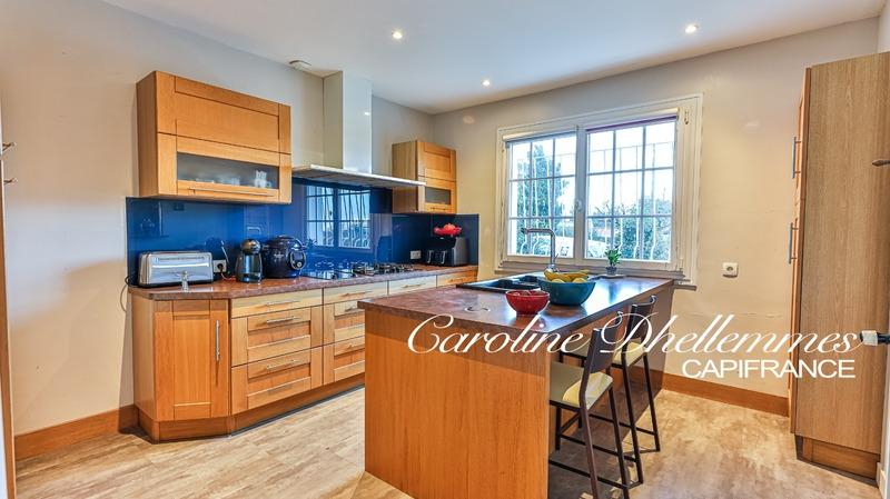 Maison - 180 m² - 6 pièces