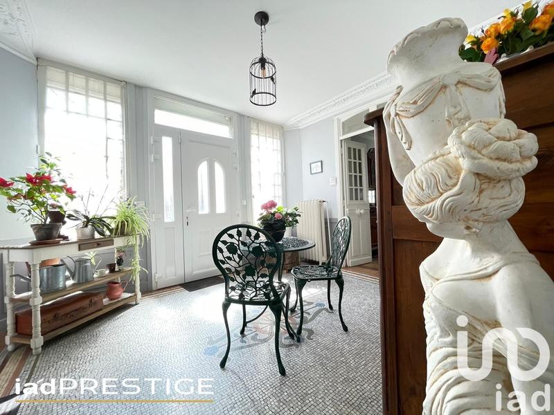 Maison - 300 m² - 12 pièces