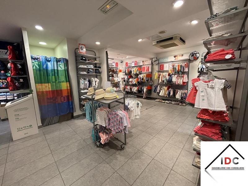 Local commercial - 189 m² - 2 pièces