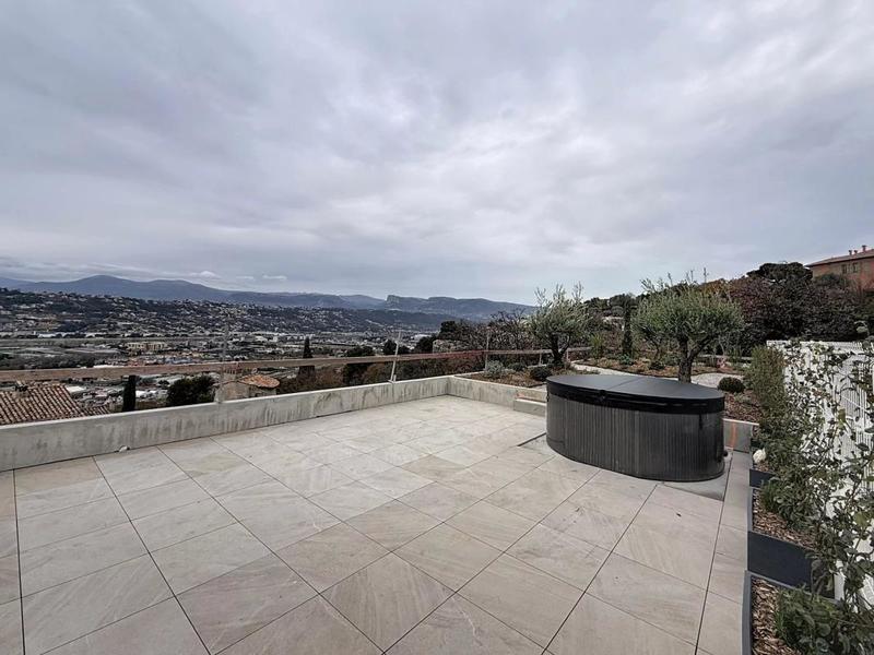 Appartement - 111 m² - 5 pièces